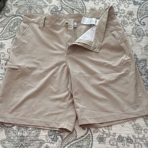 Columbia Men's Omni shield Tan Shorts